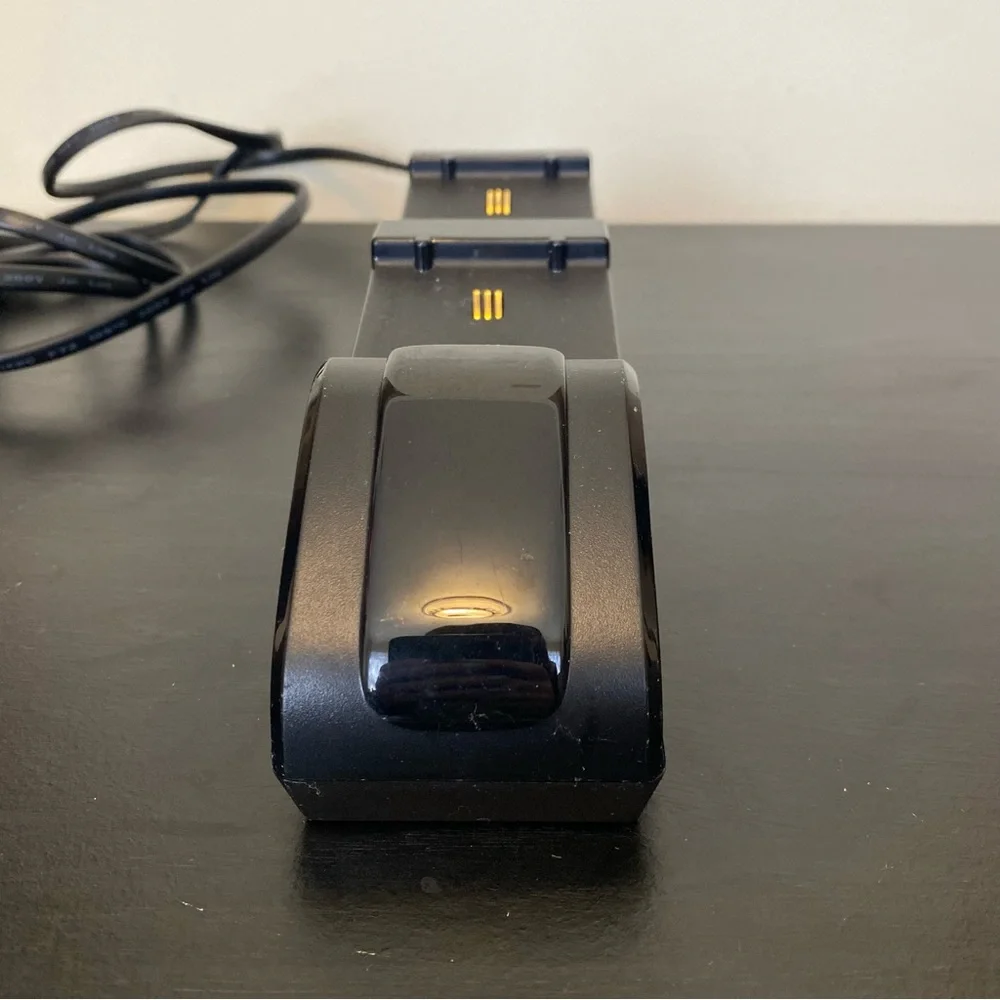 Nyko Microsoft Xbox One Charge Base Station 86100-M27 2 Controller Charging Dock